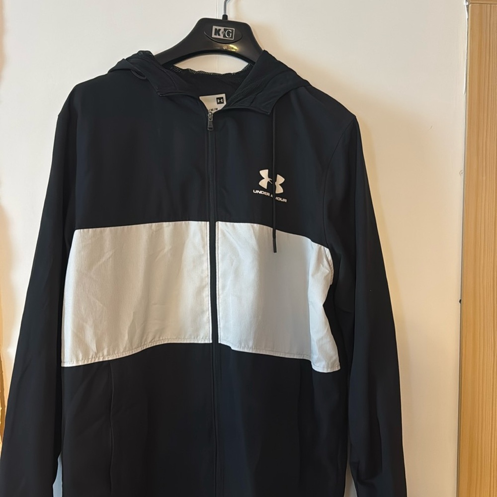 Men’s Under Amour wind breaker